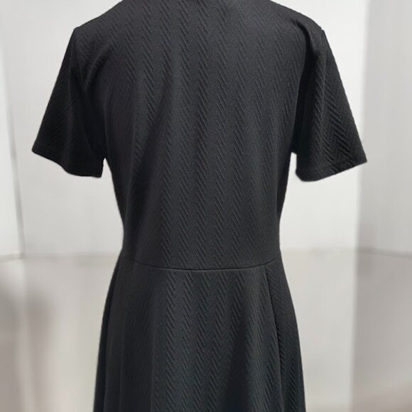 Magic Black Textured Short Sleeve Fit/Flare Midi Dress Women's Size Large - Picture 5 of 10